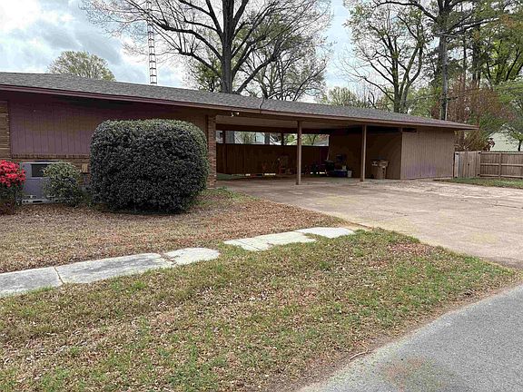 3rd image of 1203 Marion Dr