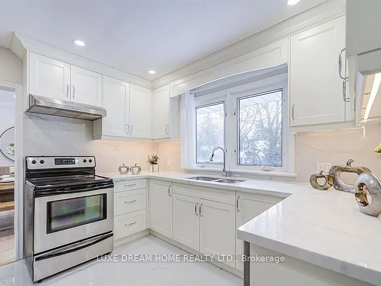 834 Law St — Photo 8