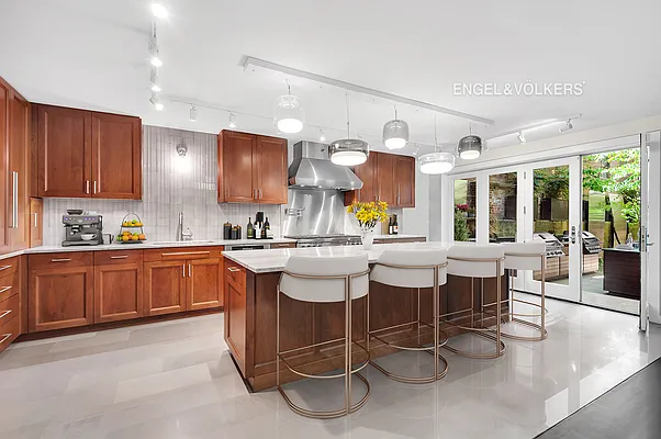 Sold by Engel & Völkers New York Real Estate | media 31