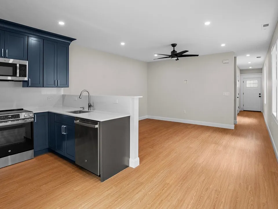 30 Manila Ave #1A