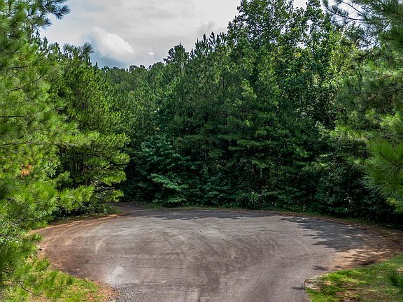2nd image of 315 Waddesdon Dr
