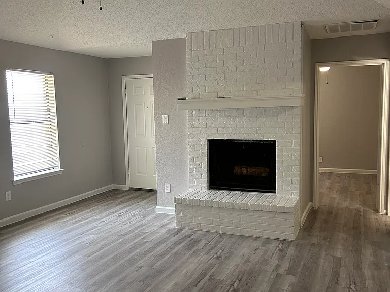 1908 San Rafael St #1908 — Photo 4