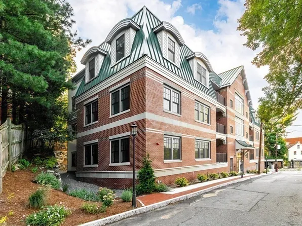36 Elmwood Ave #2, Winchester, MA 01890