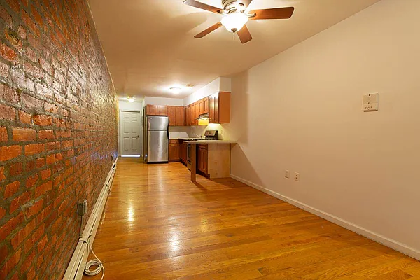 Rented by Double R Ventures LLC | media 9