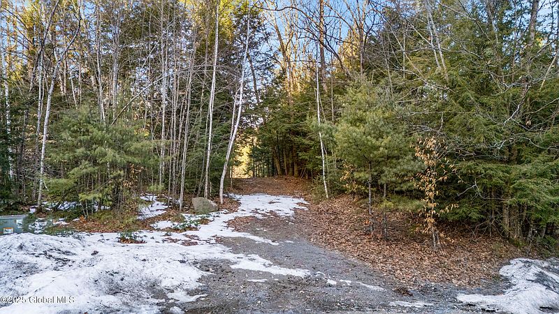 3rd image of 51 Mountain Lane