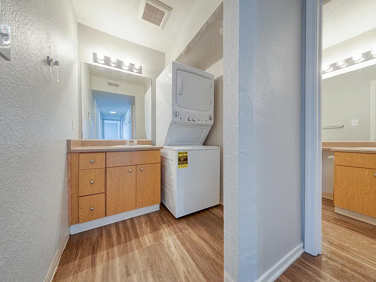 The Carla Apartments — Photo 7