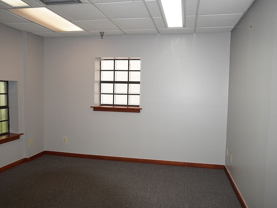 1st image of 118 E Jefferson St #205