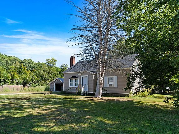 2nd image of 389 Randall Road