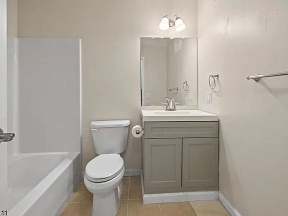 4th image of 26 N Burnett St #1
