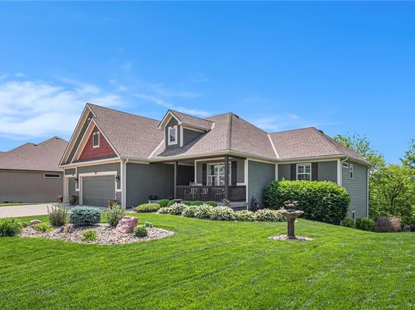 503 Rock Bridge Ct, Smithville, MO 64089