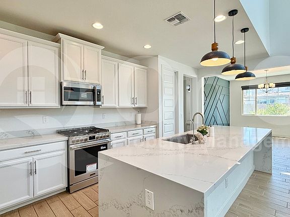 4th image of 12129 W Luxton Ln