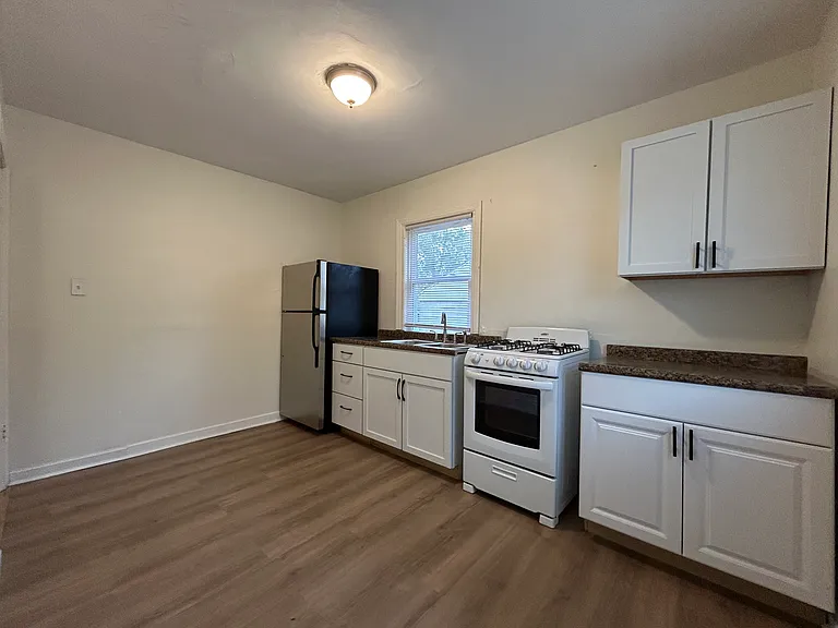 2156 Vermont St — Photo 11