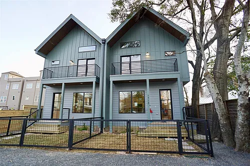 1711 Summer St Photo 1