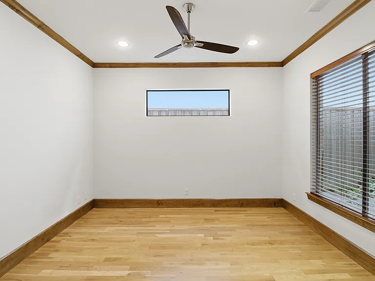6431 Del Norte Ln — Photo 10