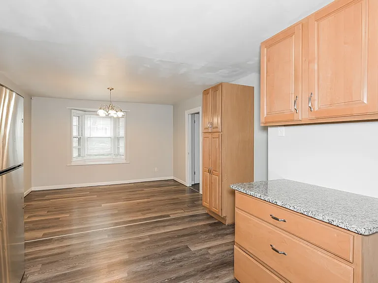 765 Boone St — Photo 8