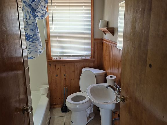 5th image of 2426 Forest Ave Unit 2