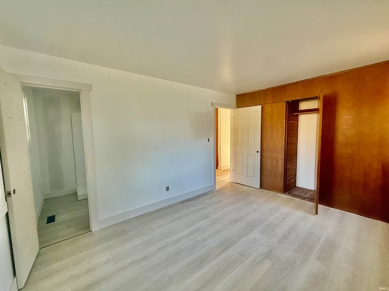404 S Hickory Dr — Photo 15