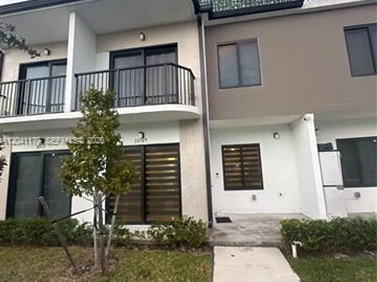 14569 SW 261st Ter — Photo 3
