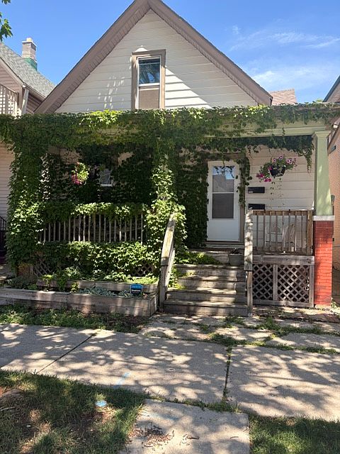 1st image of 828 E Wright St #2