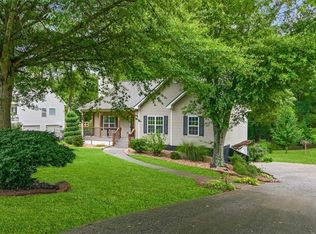 9105 Freeland Rd, Gainesville, GA 30506