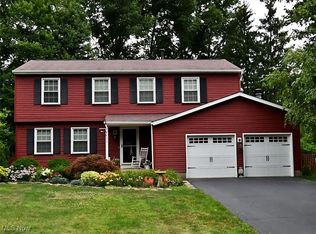 1676 Rosalyn Cir, Mineral Ridge, OH 44440