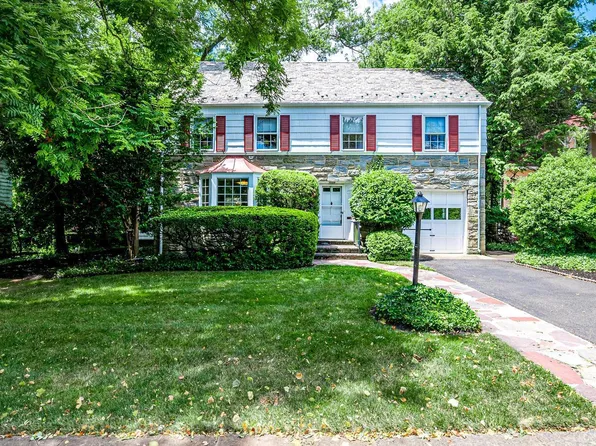 55 Grant Ave, Highland Park, NJ 08904