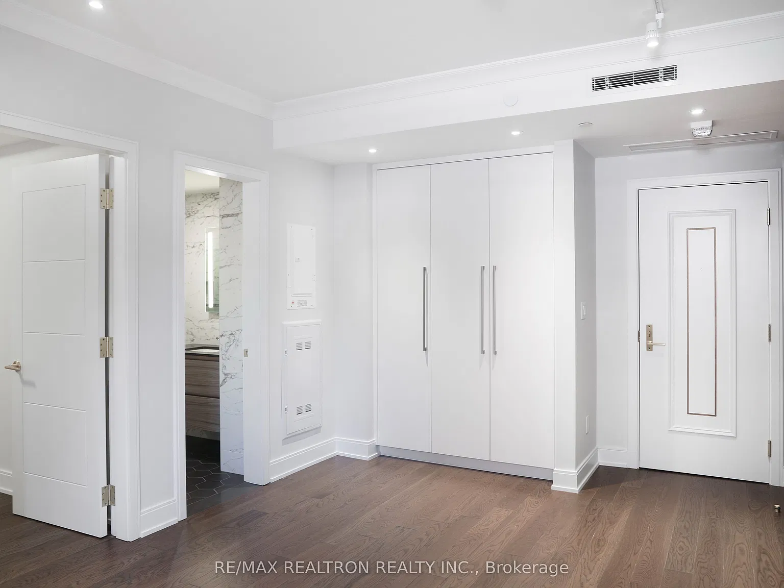 1 bed, $2,595 — Photo 2
