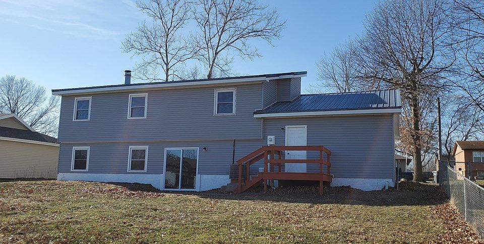 2nd image of 1902 Teal Dr
