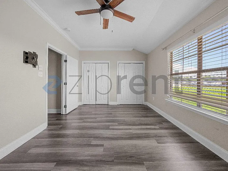 1418 Windsor St #1418 — Photo 26