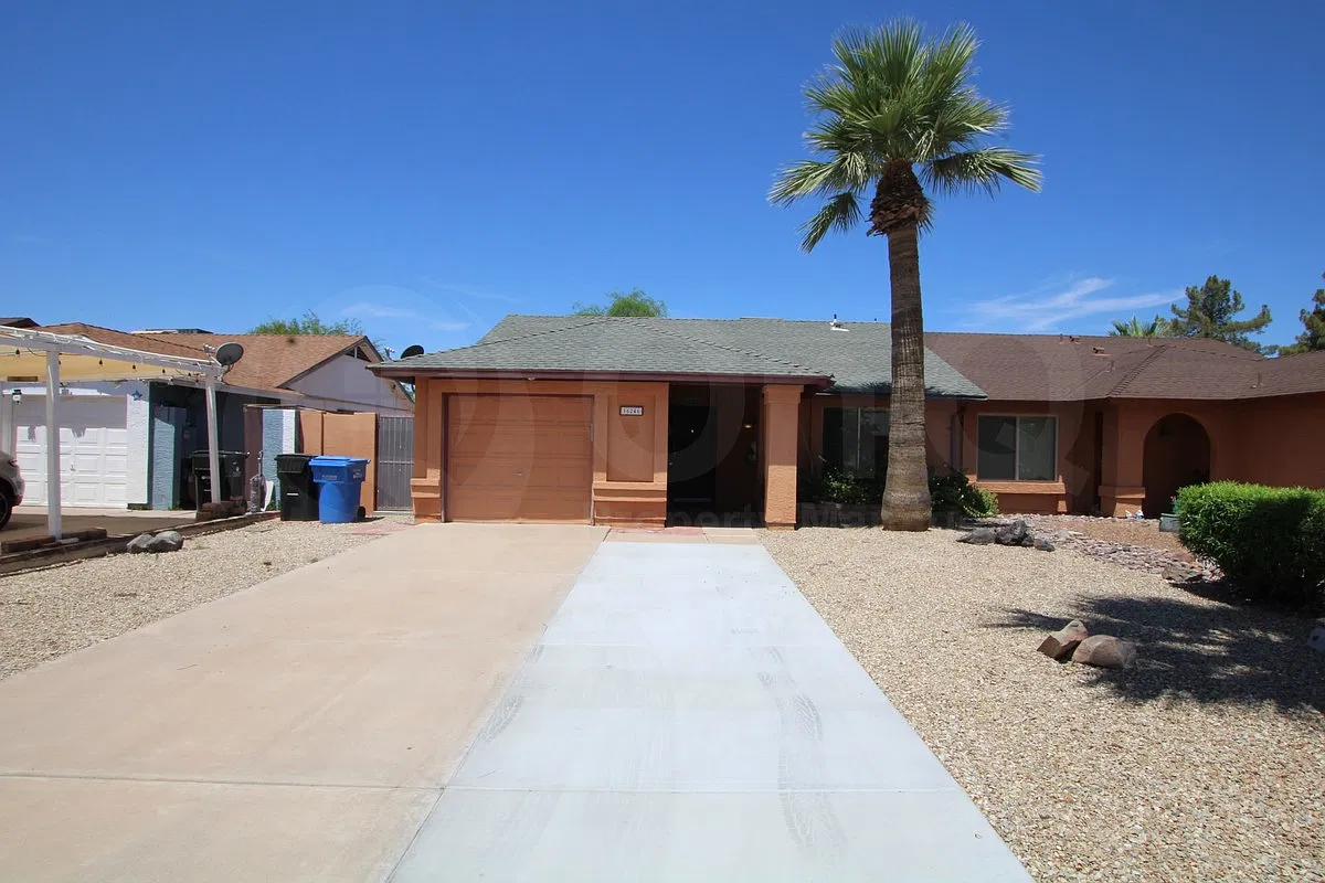 2 bed, 2.0 bath, 1110 sqft, $1,799 — Photo 2