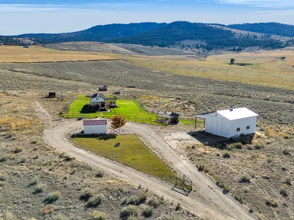 561 Double D Rd, Stevensville, MT 59870