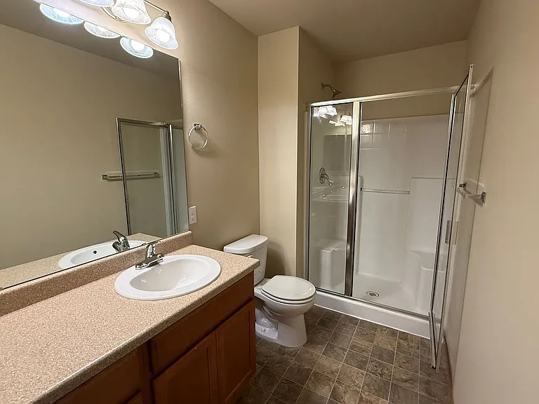 DubSea Apartments — Photo 19