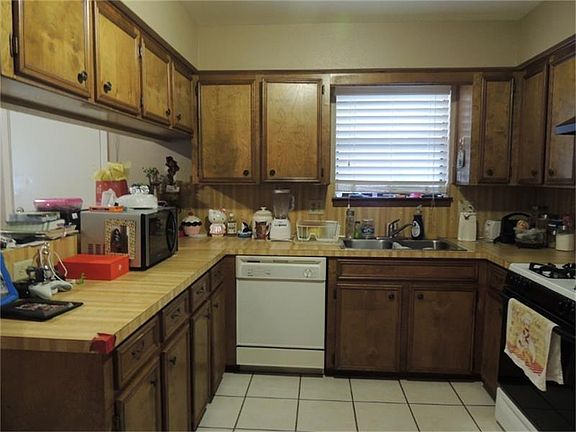 3rd image of 2739 Foliage Green Dr