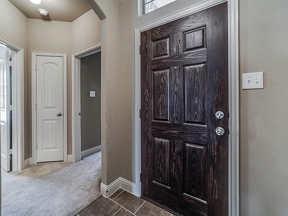 4th image of 246 Chesterfield Cir