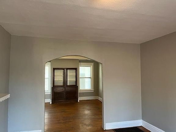 2nd image of 1211 E 44th St #1