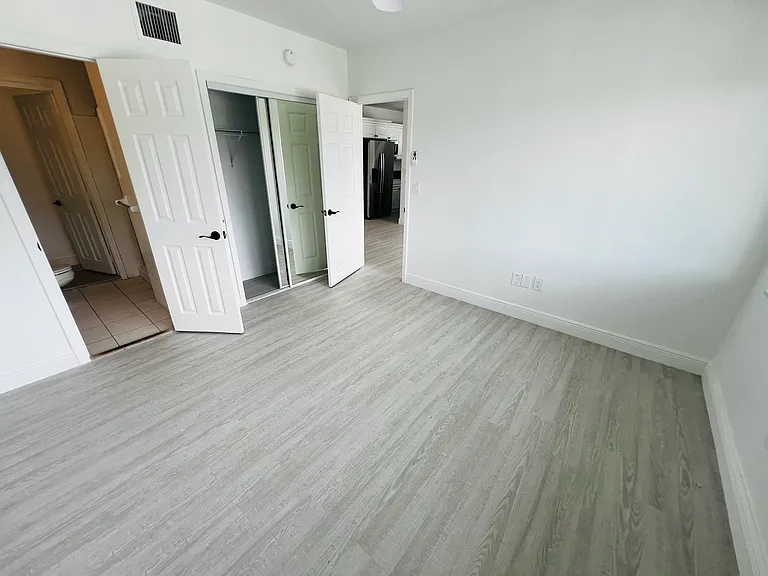 2033 Calais Dr #10 — Photo 15