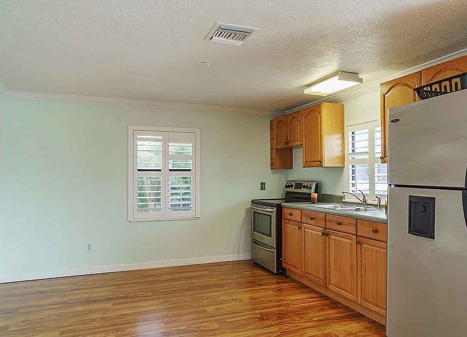 2nd kitchen in apartment 