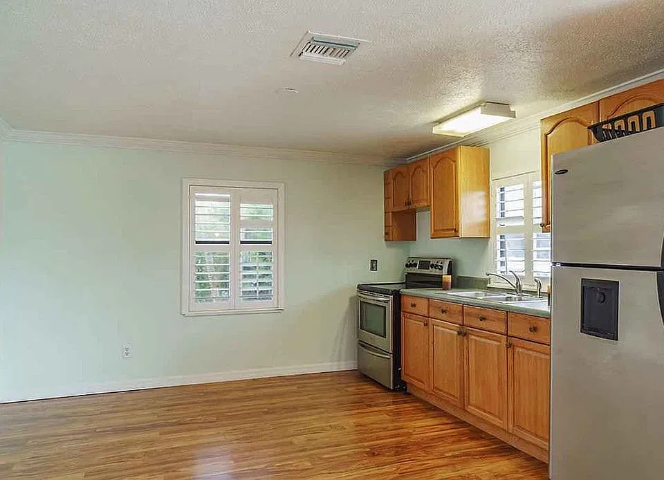 2nd kitchen in apartment 