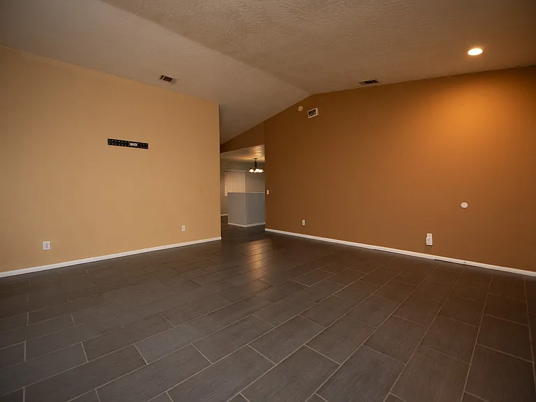 14010 Millbrook Dr — Photo 6