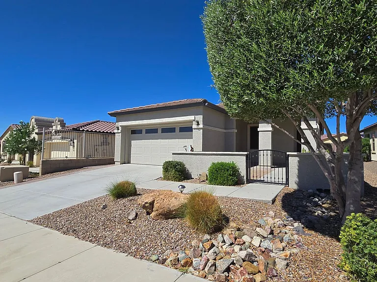 17520 W Fairview St — Photo 2