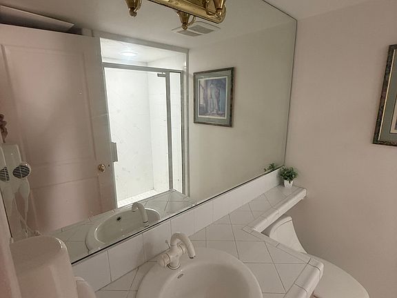 5th image of 452 E 11th Ave #532
