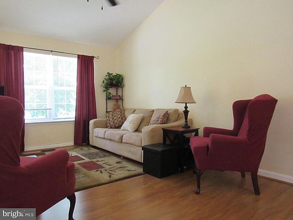 3rd image of 87 Hidden Lake Dr