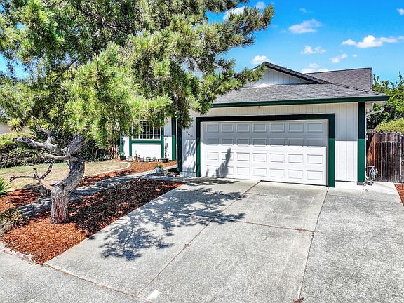 4th image of 2968 Juniper Street