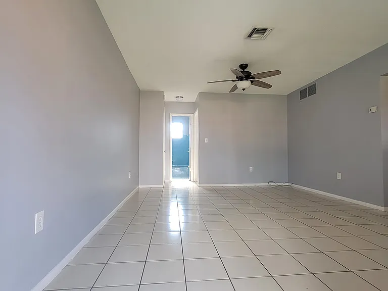 7211 Venetian St #2 — Photo 1