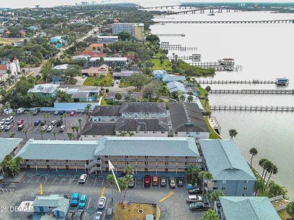 411 N Halifax Ave APT 300, Daytona Beach, FL 32118