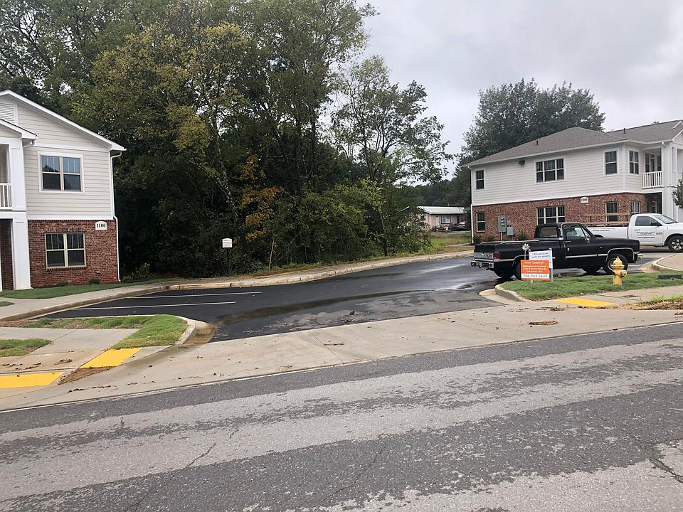 2nd image of 202 Prince Ln