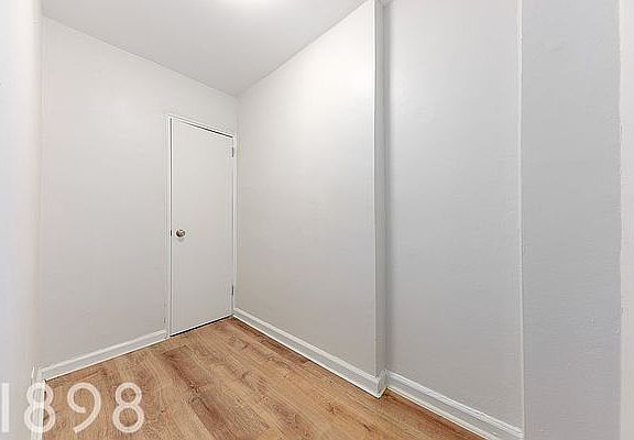 4th image of 5565 Netherland Ave APT 2G