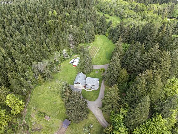 3rd image of 62941 NW Cochran Rd