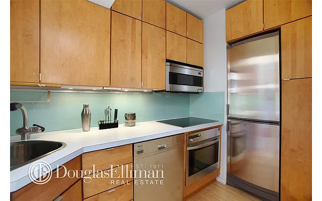 Rented by Douglas Elliman | media 24