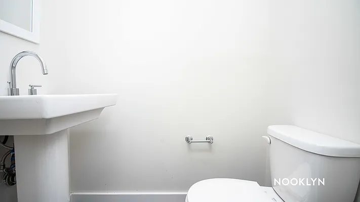 Rented by Nooklyn NYC LLC | media 30